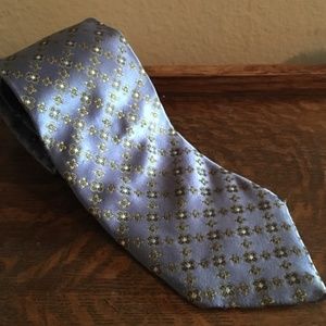 Dormeuil Paris 100% Silk Woven Quatrefoil Tie
